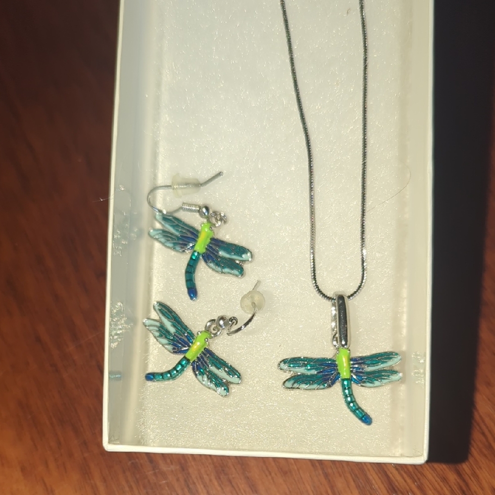 Dragonfly Necklace & Earrings Set